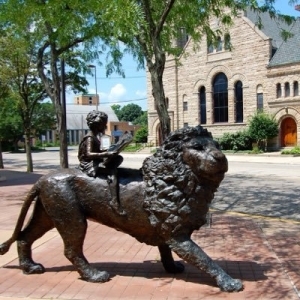 lion statue